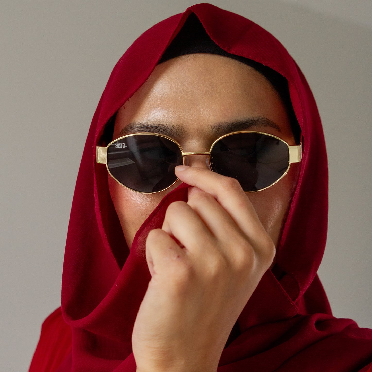 602 Oval Frames - Gold & Black