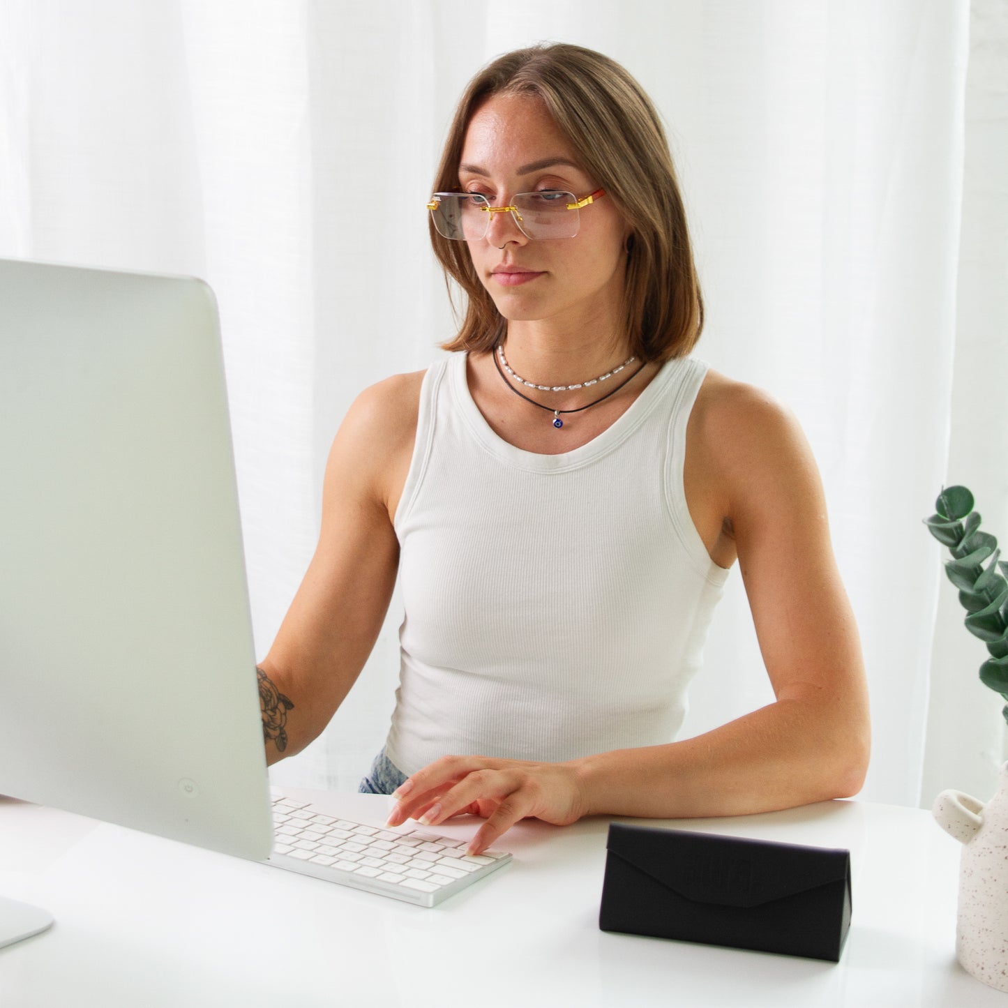 198 Rectangle Frame - Gold and Clear